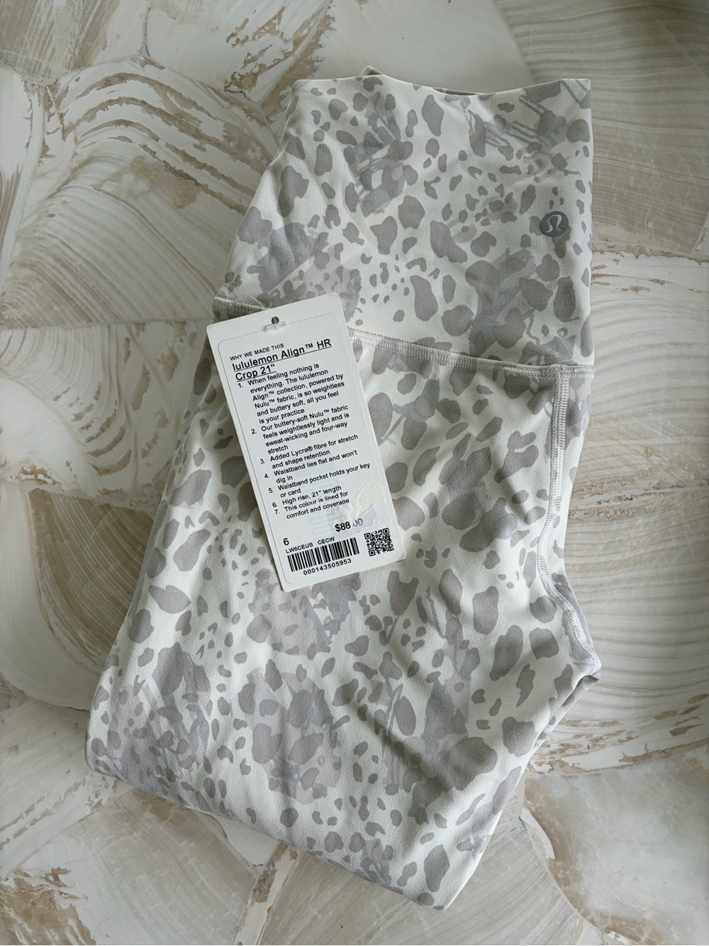 Lululemon Align High-Rise Crop 21’ inch - white and Light Gray Leopard Print NWT